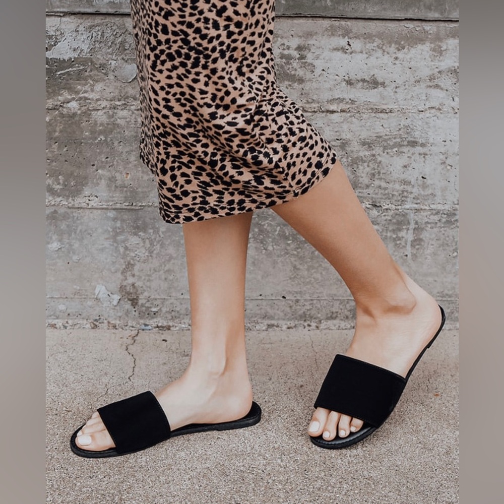 New Lulu's Addison Black Nubuck Slide Sandals, size 8